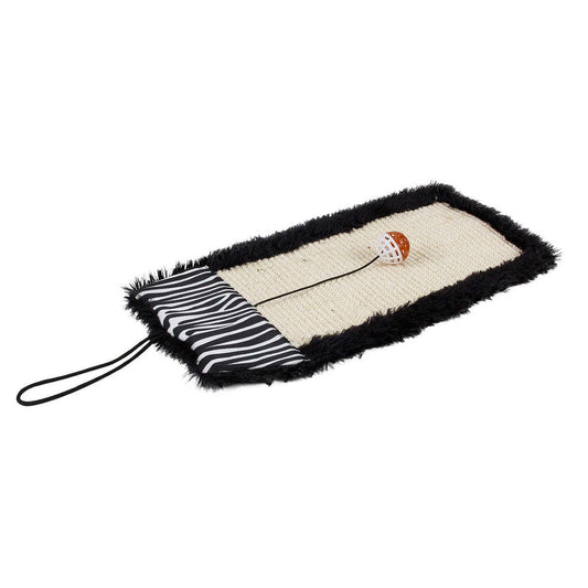 The 'Scrape-Away' Hanging Carpet Cat Scratcher is eco-friendly and stimulates cat's paws. - Wolldi