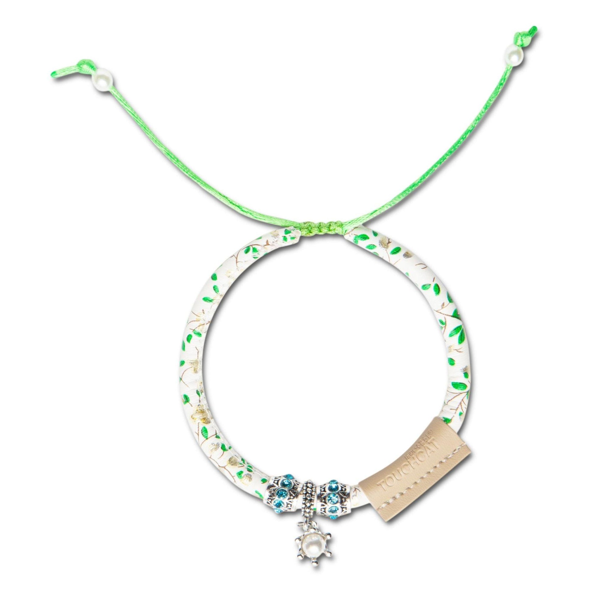 The Touchcat Lucky Charms Designer Cable Necklace Cat Collar is stylish and comfortable for cats. - Wolldi