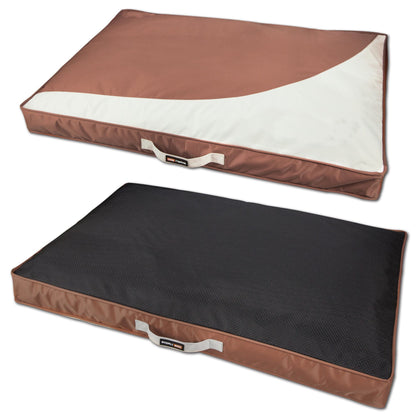 The Dog Helios 'Immortal-Trek' Travel Dog Bed is waterproof and comfortable for outdoor use. - Wolldi