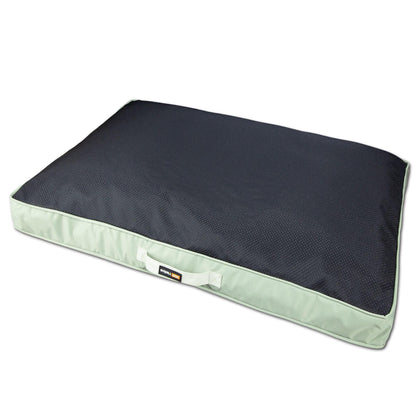 The Dog Helios 'Immortal-Trek' Travel Dog Bed is waterproof and comfortable for outdoor use. - Wolldi