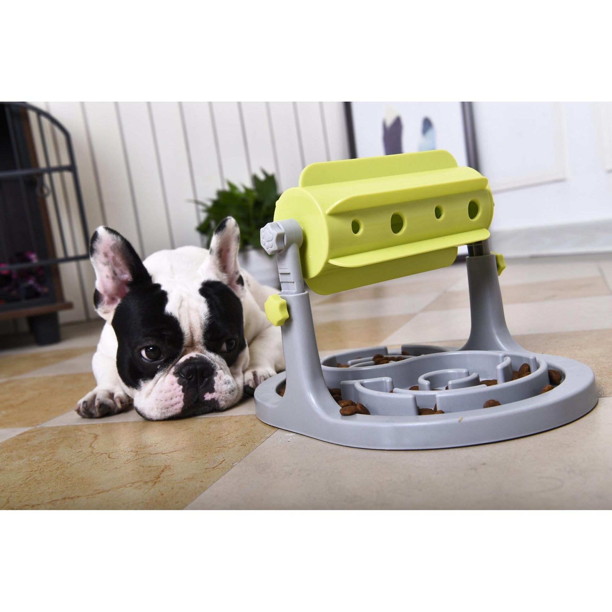 The Pet Life 'Roto Paw' is an interactive dog feeder for slow feeding and cognitive development. - Wolldi