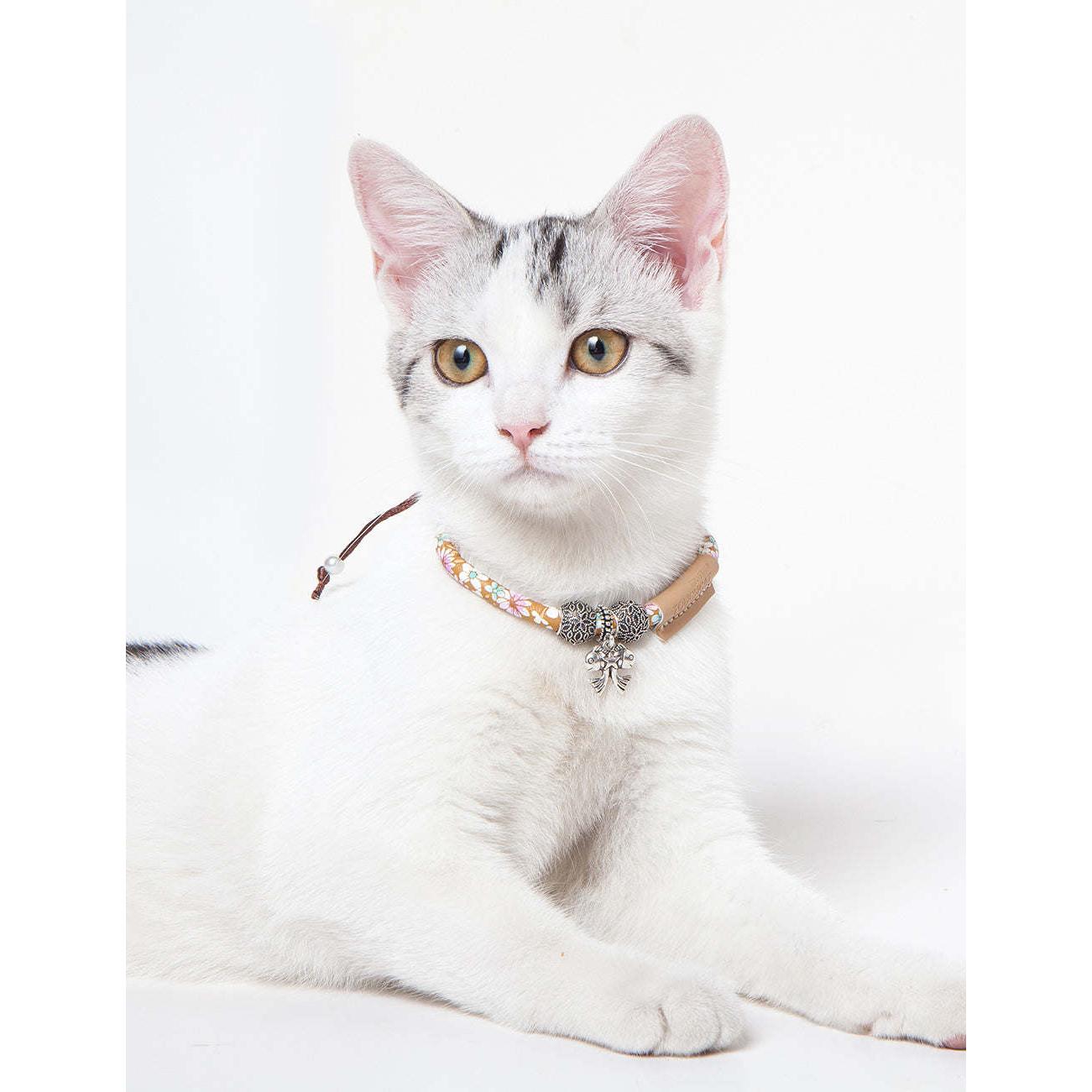 The Touchcat Lucky Charms Designer Cable Necklace Cat Collar is stylish and comfortable for cats. - Wolldi