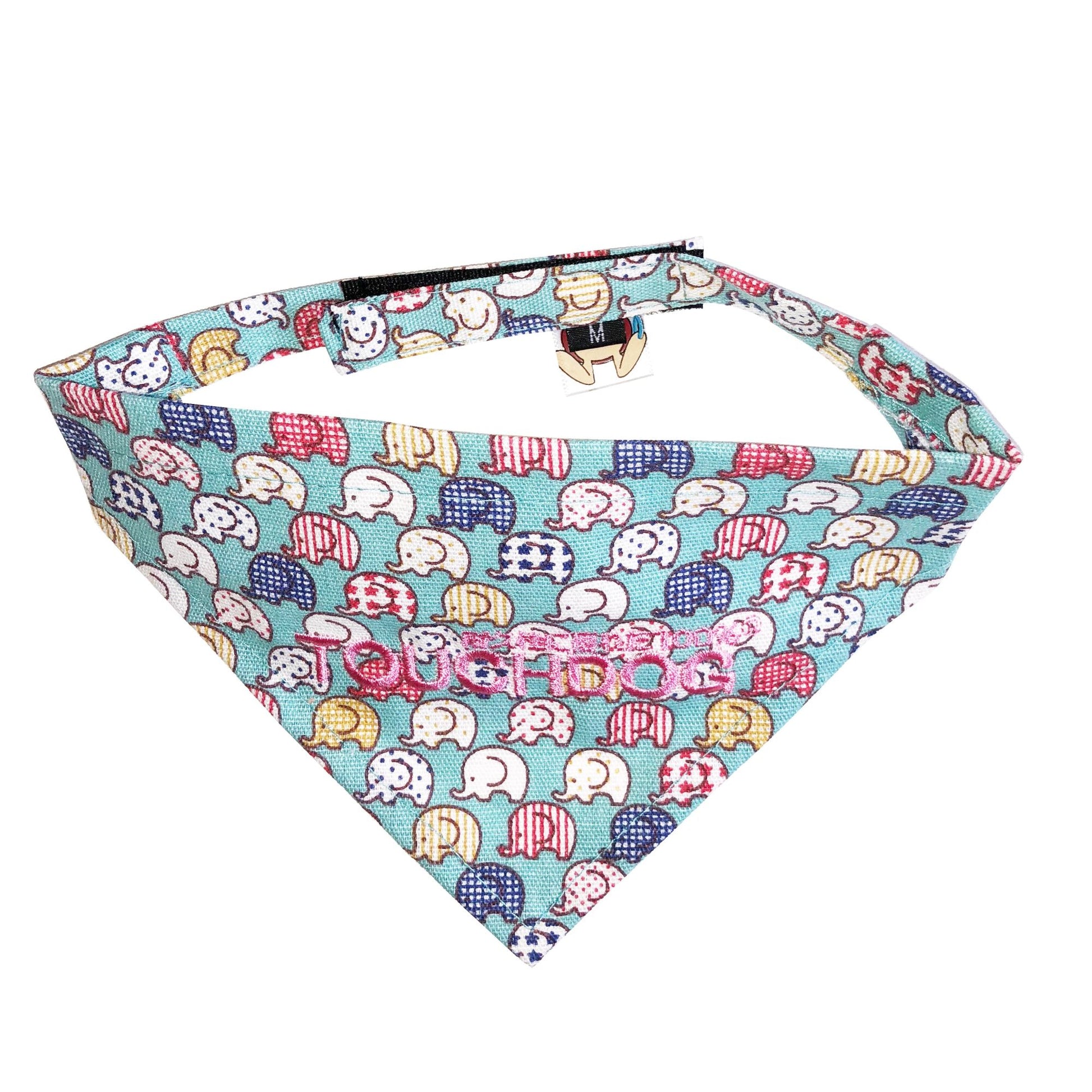 Fashionable and durable dog bandana with easy Velcro closure and stylish print. - Wolldi