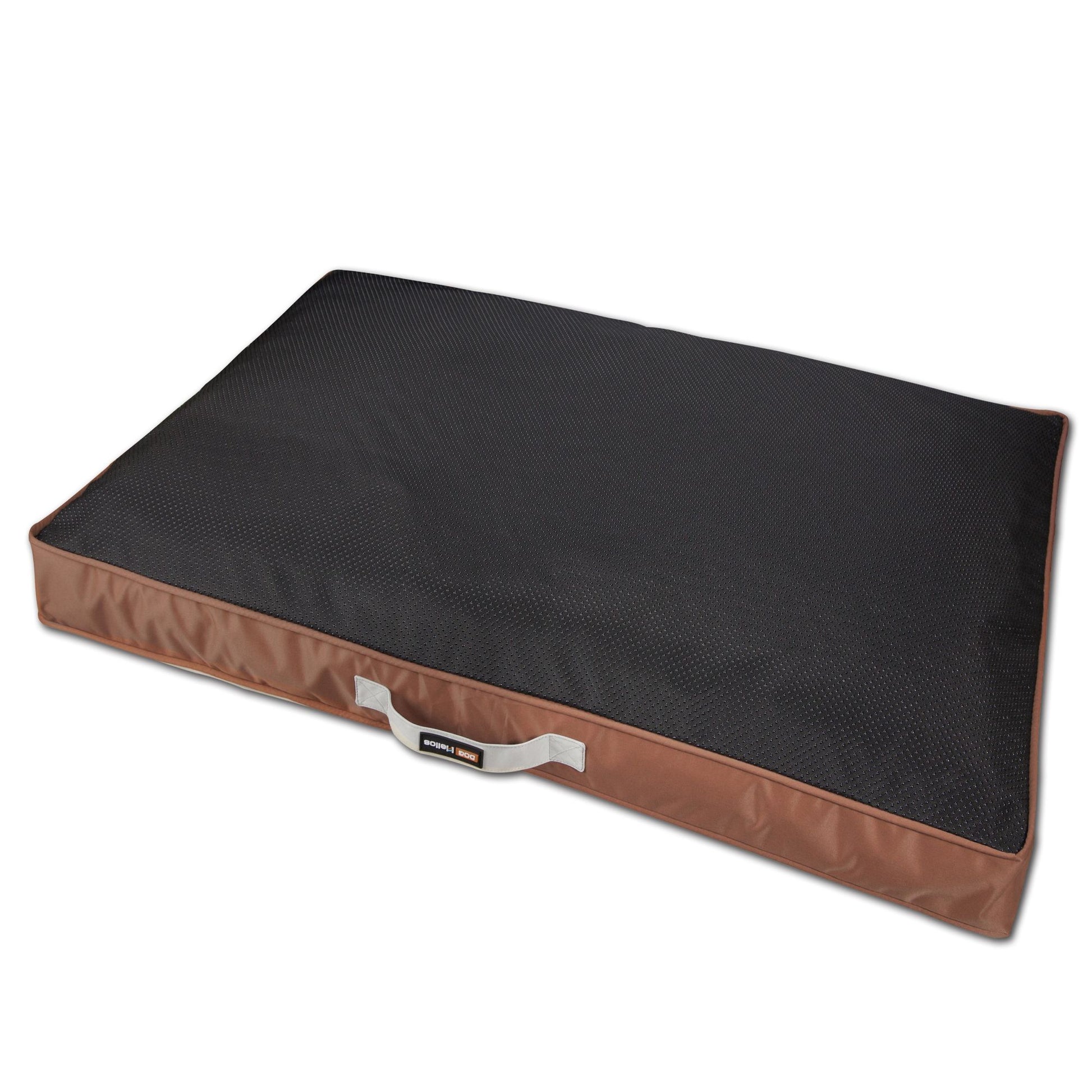 The Dog Helios 'Immortal-Trek' Travel Dog Bed is waterproof and comfortable for outdoor use. - Wolldi