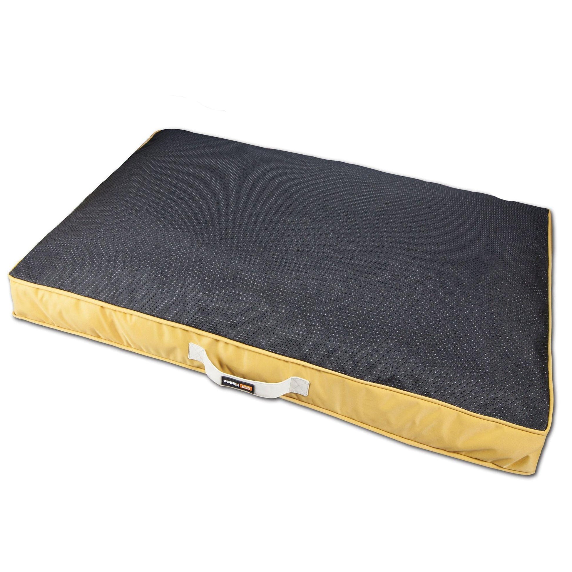 The Dog Helios 'Immortal-Trek' Travel Dog Bed is waterproof and comfortable for outdoor use. - Wolldi