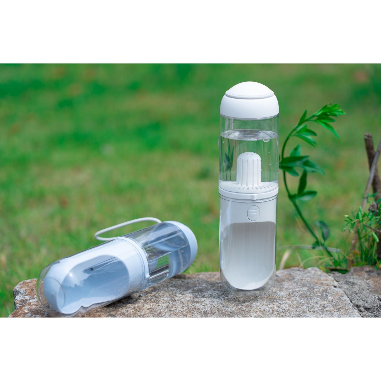 The PYURE handheld water feeder removes harmful chemicals, holds 12.2 oz, and is perfect for travel. - Wolldi